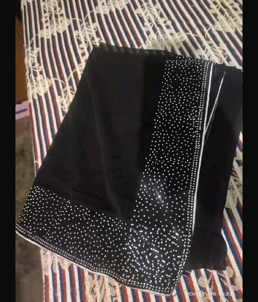 JILUDI Georgette Embellished Saree With Unstitched Blouse Piece ( Black )