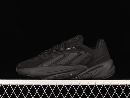 adidasMens Ozelia - Triple Black-Euro 41