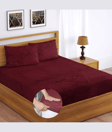HIDECOR Woollen Solid Fitted 1 Bedsheet with 2 Pillow Covers ( King Size ) - Maroon