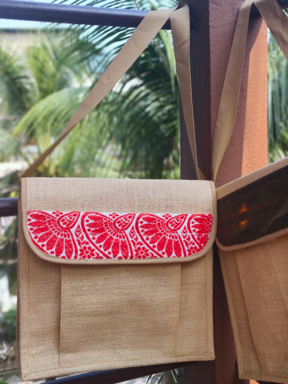 Jute laptop bag