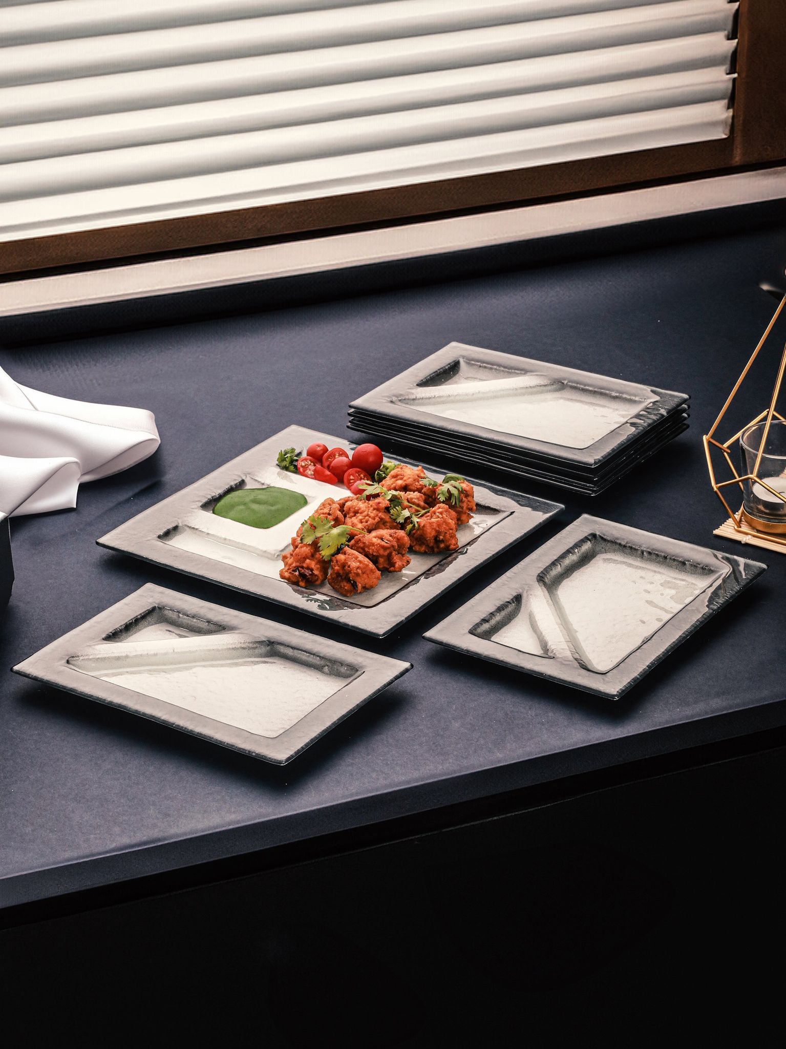 White & Black Snack Set (Pack Of 7)