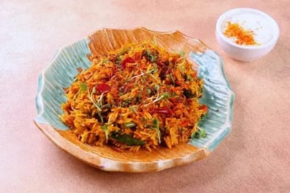 Kolhapuri Bhaji Pulao, Garlic Raita