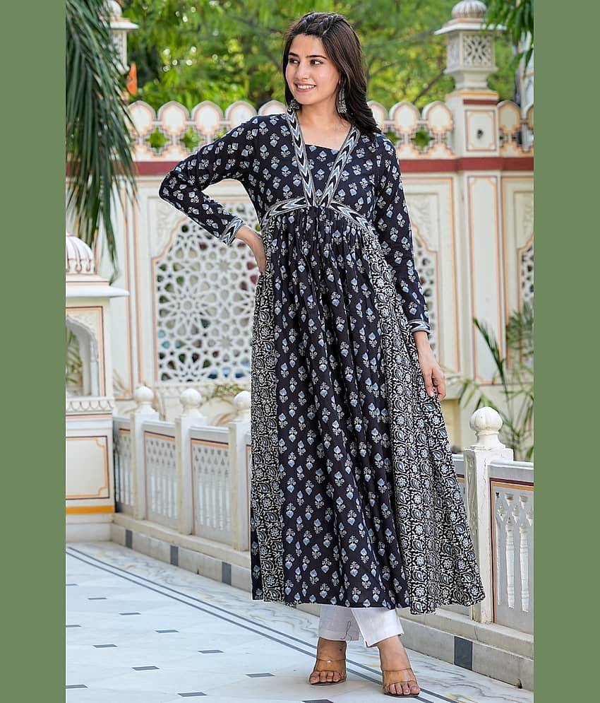 Vbuyz Cotton Printed Anarkali Women's Kurti - Lavender ( Pack of 1 )