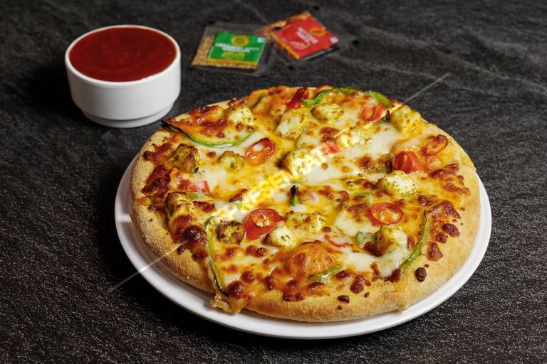 Regular Spicy Affair Pizza