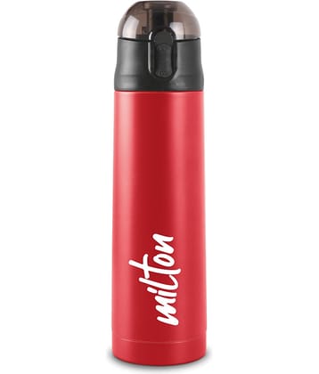 Milton New Crown 900 Thermosteel Hot or Cold Water Bottle, 750 ml, Red