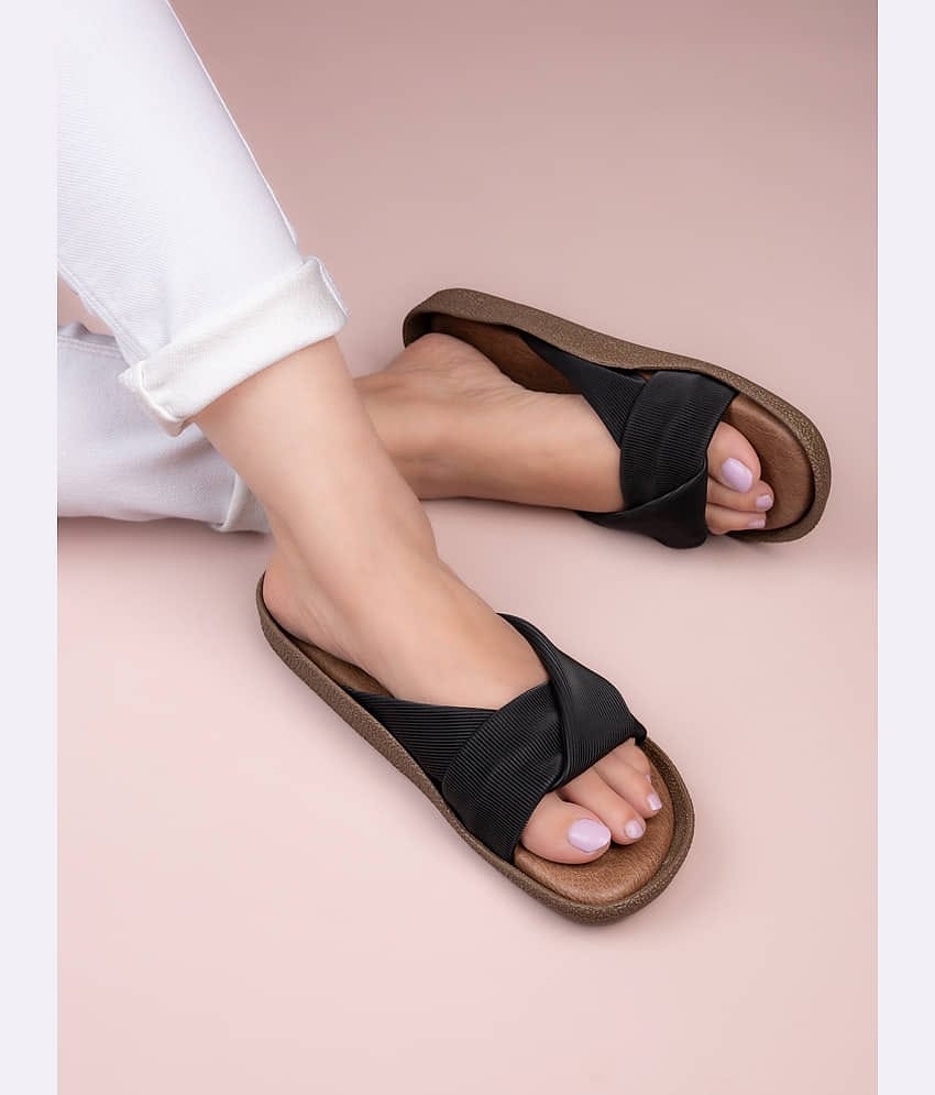 Fentacia Black Women's Flats