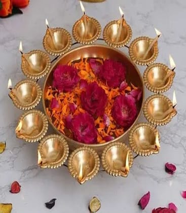 Metal Diya urli