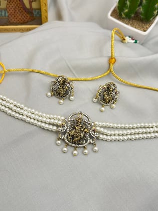 Victorian pearl choker 122
