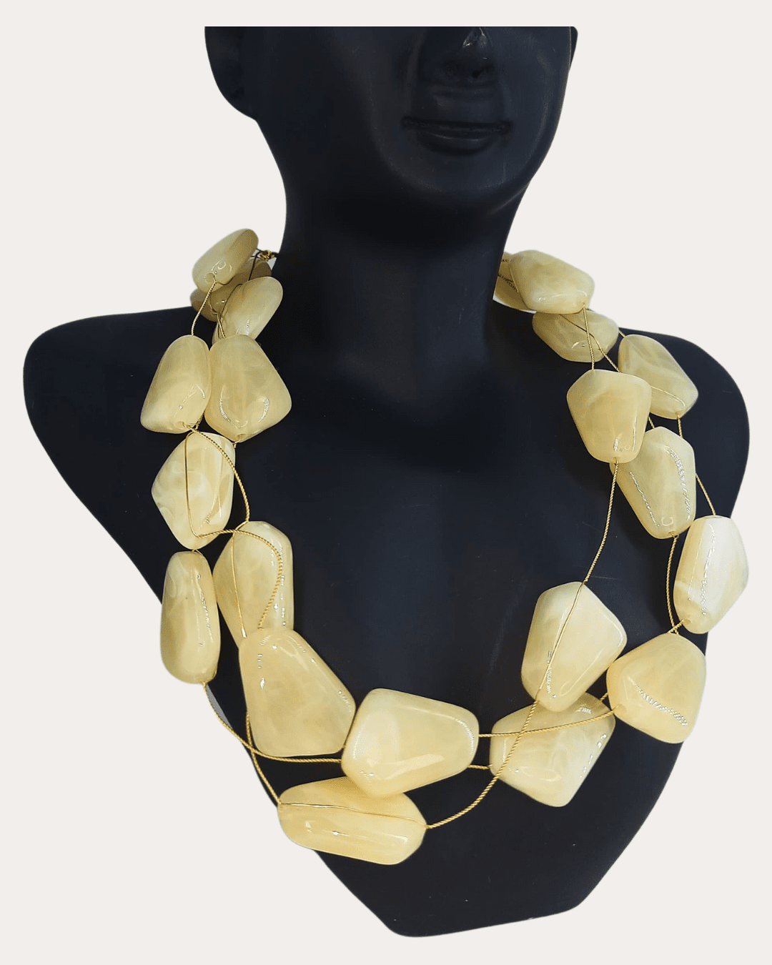 Elongated Shaped Cream Offwhite Beads Choker Necklace
