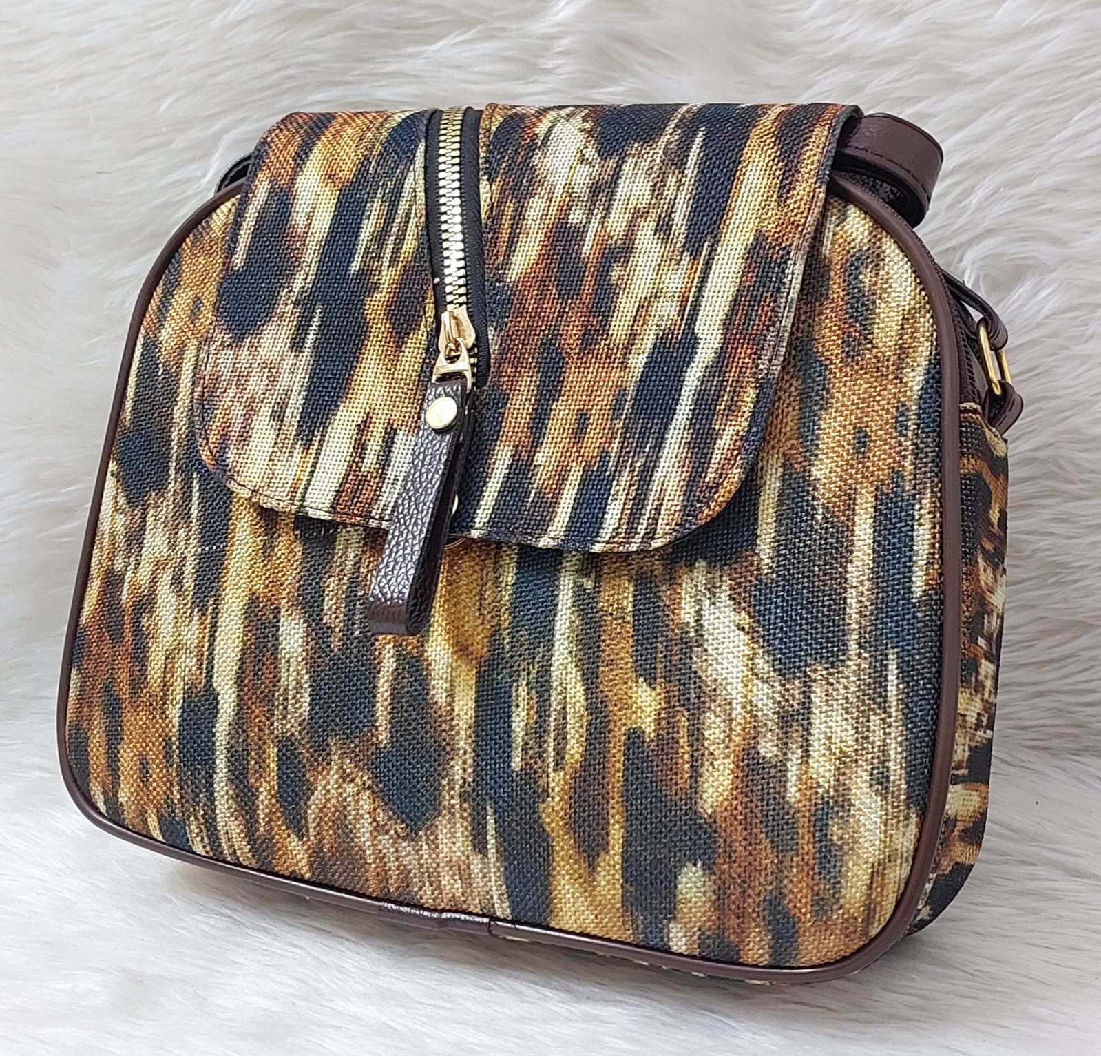 Women's Leopard Print Crossbody Bag with Zip Closure and Adjustable Strap