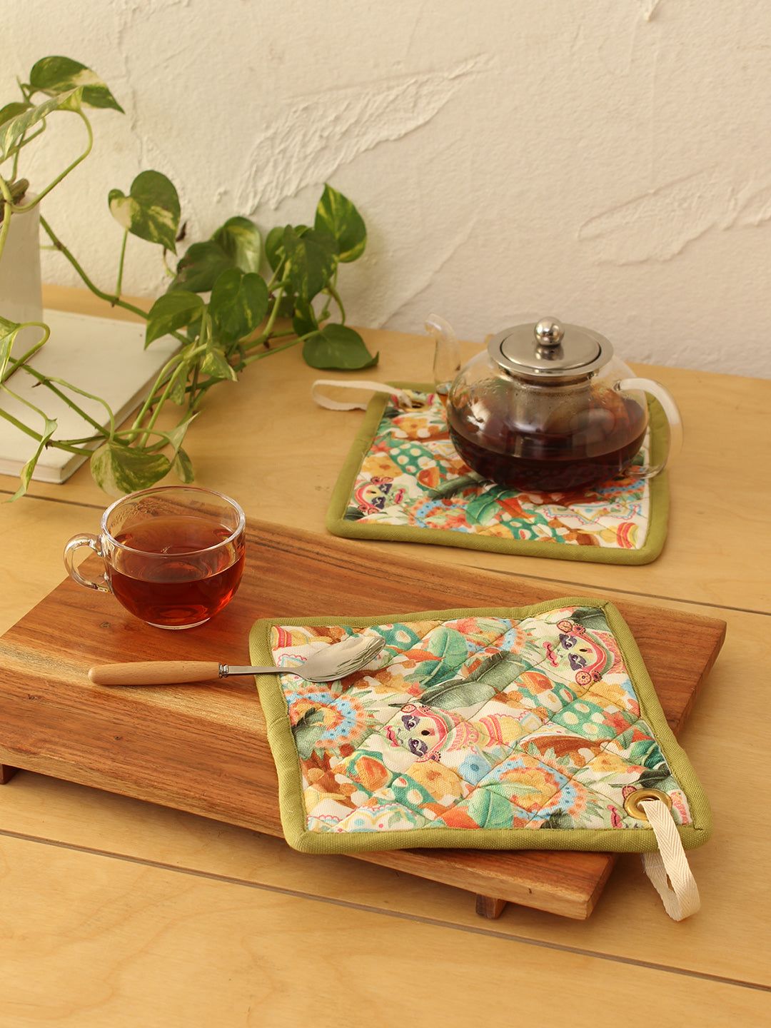 Onam Pot Holder (Multi)