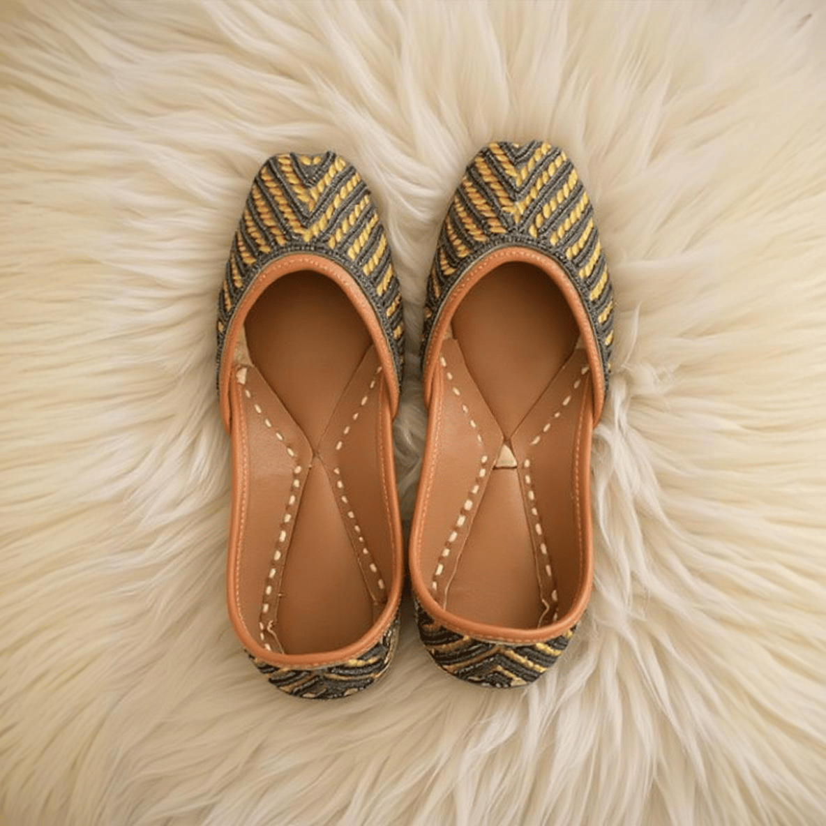 Tilla Work with Stones Punjabi Jutti 