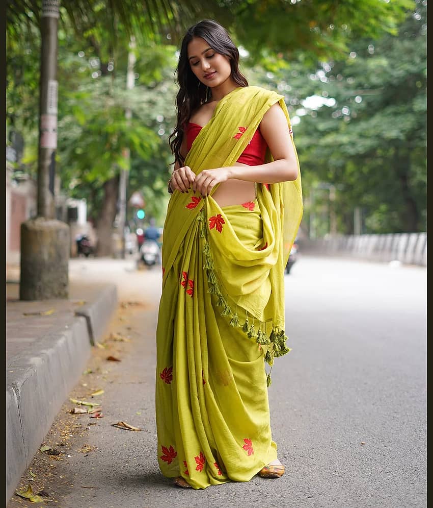 SARADA HANDLOOM Cotton Woven Saree With Unstitched Blouse Piece ( Lime Green )