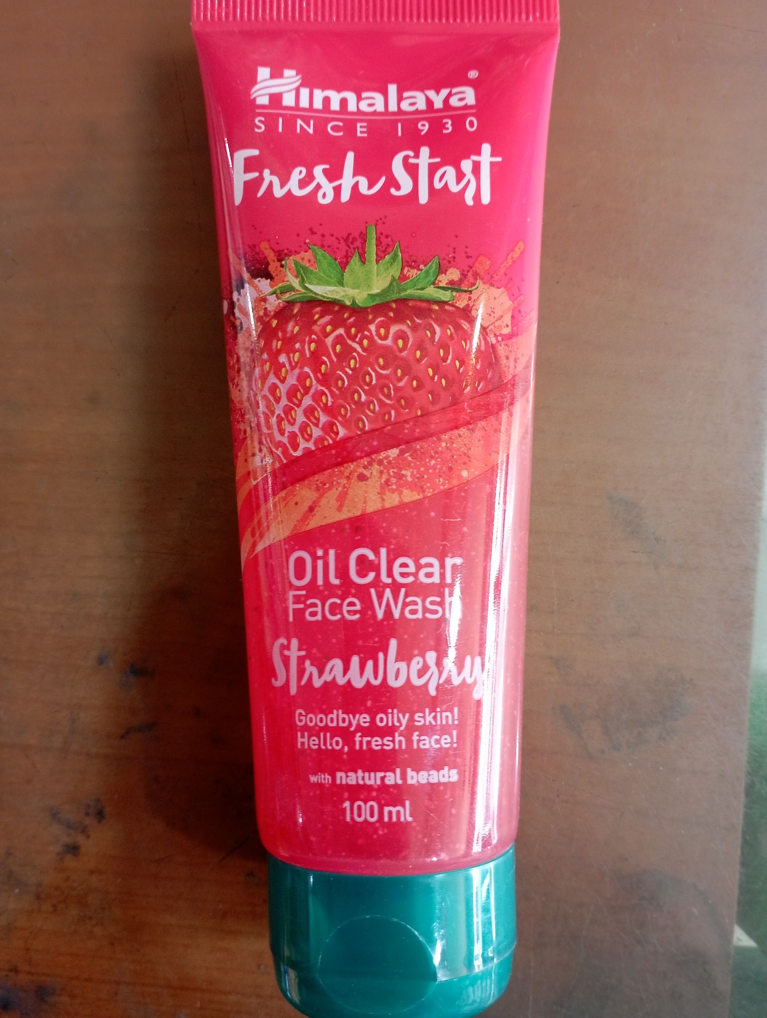 Himalaya fresh start oil clear face wash strawberry