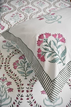 Gulaabi jaal Bedsheet - Timeless Elegance Super King (108 x 108) inches bedsheet