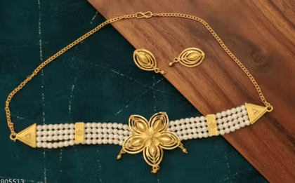 Pearl and Golden Necklace set, Golden choker