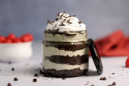 Death by chocolate (dbc) jar cake