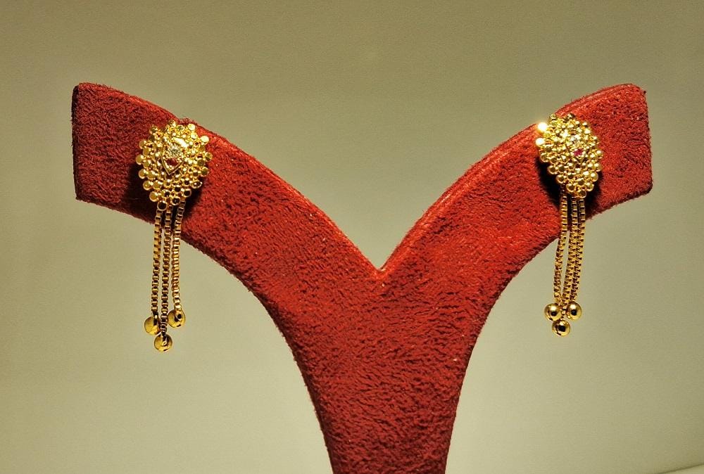 EARING GP