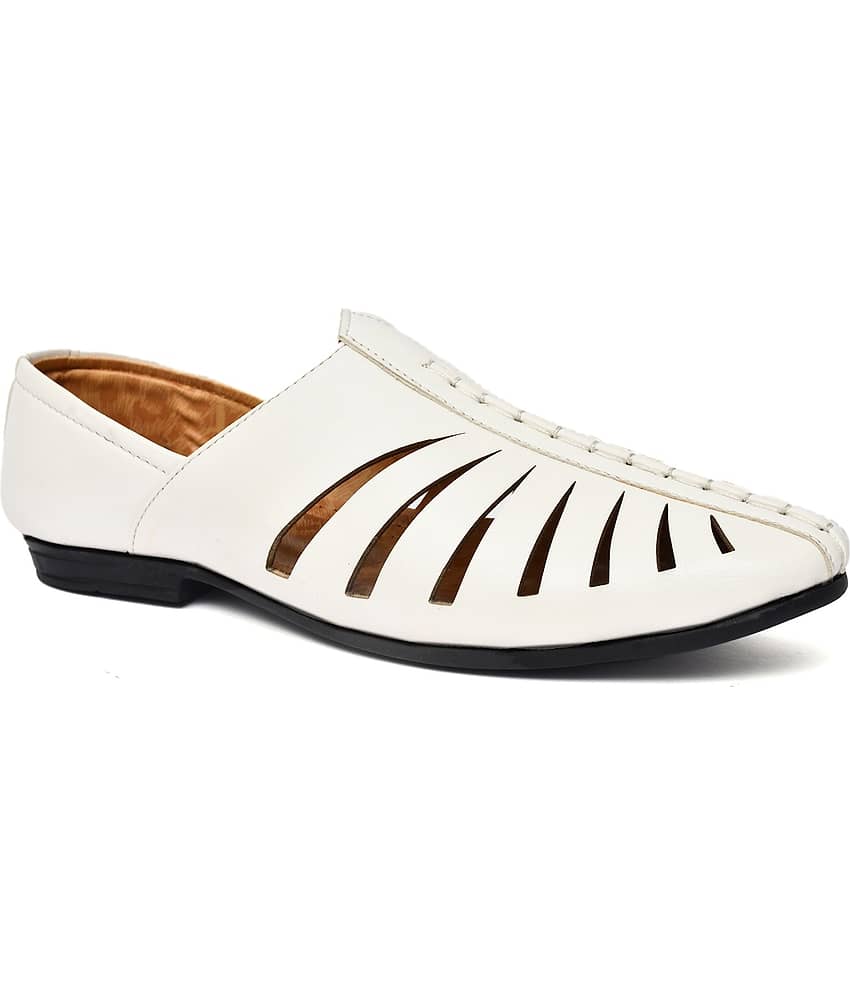 Biggie White Men's Mojaris