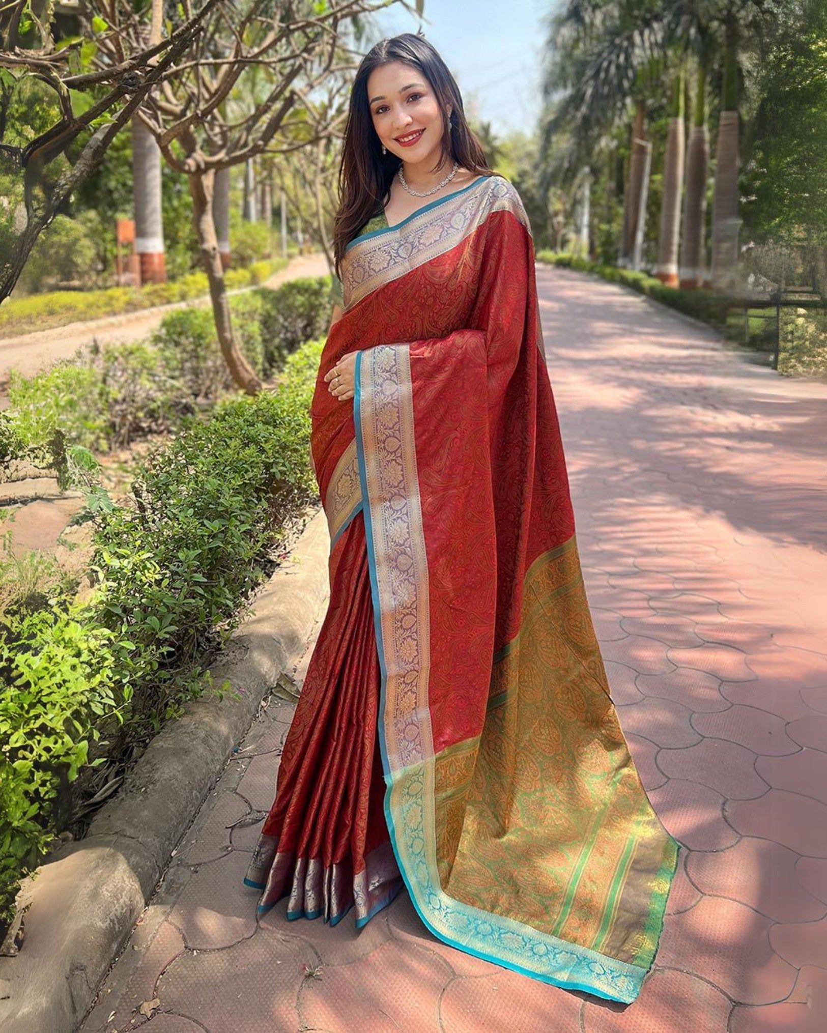Pajeb Soft Kashmiri Silk Zari Woven Dark Red Saree