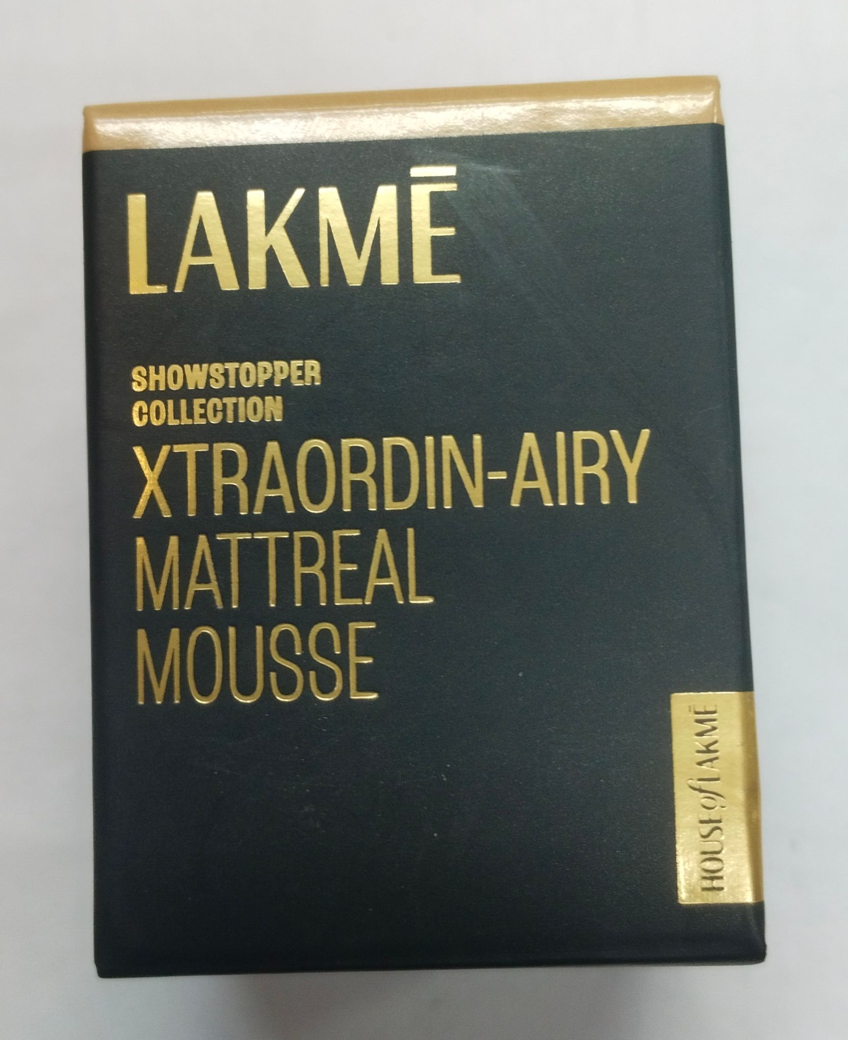Lakme Showstopper Collection Xtraordin-airy Mattreal Mousse House takme 