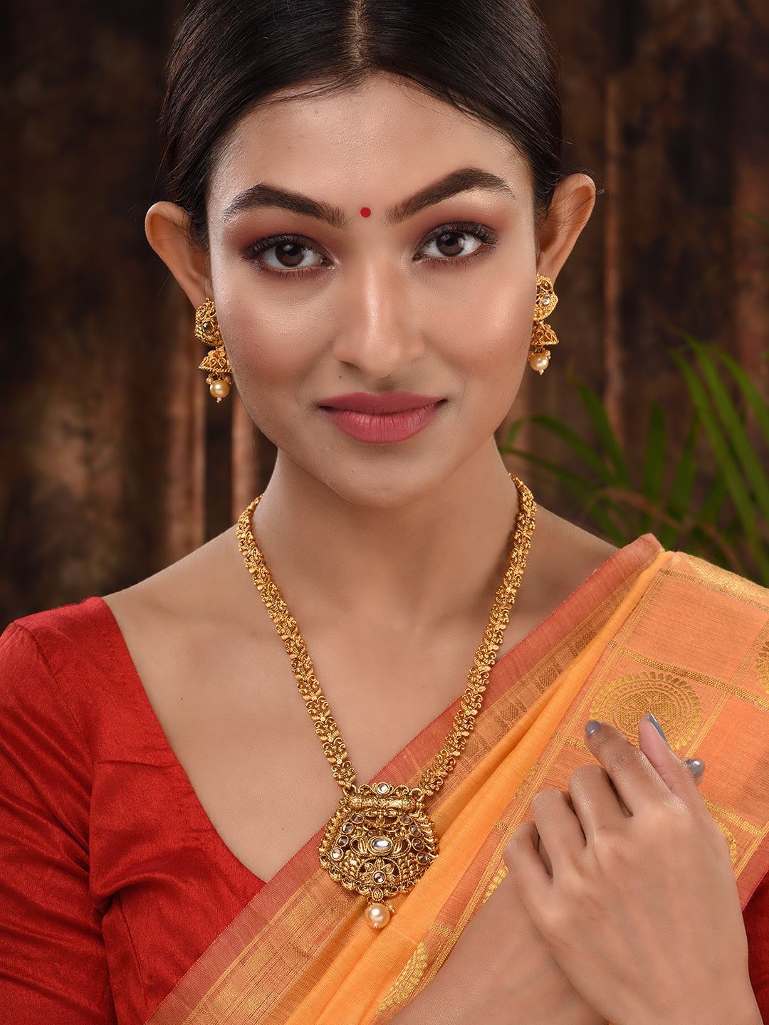GoldPlated Kundan studded Handcrafted Necklace Jewellery Set