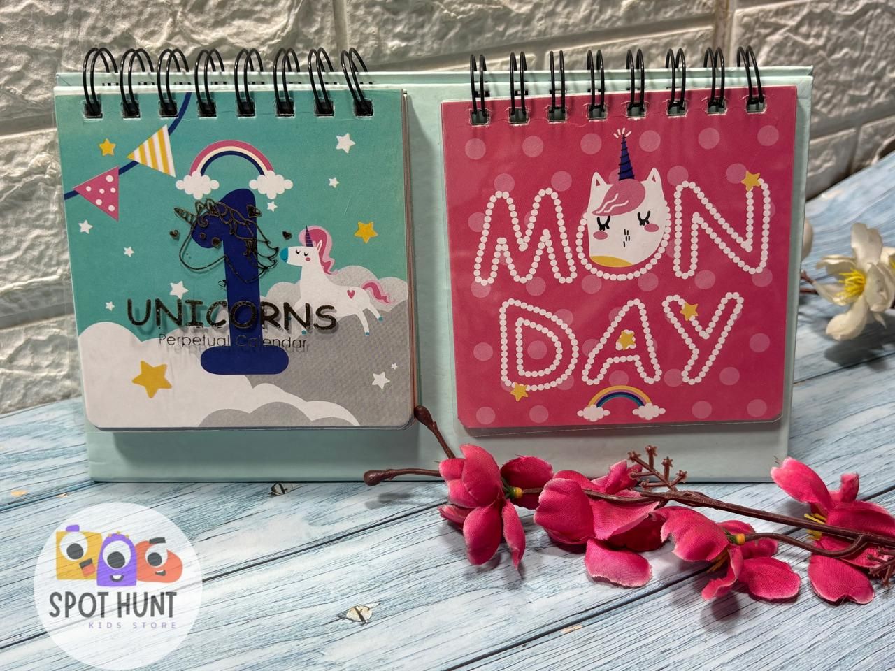 Unicorn Flip Calendar (1 pcs) Unicorn Theme Desk Calendar, Daily Date Universal Calendar, 12 Months Calendar for Kids Girls, Spiral Foldable Flip Calendar