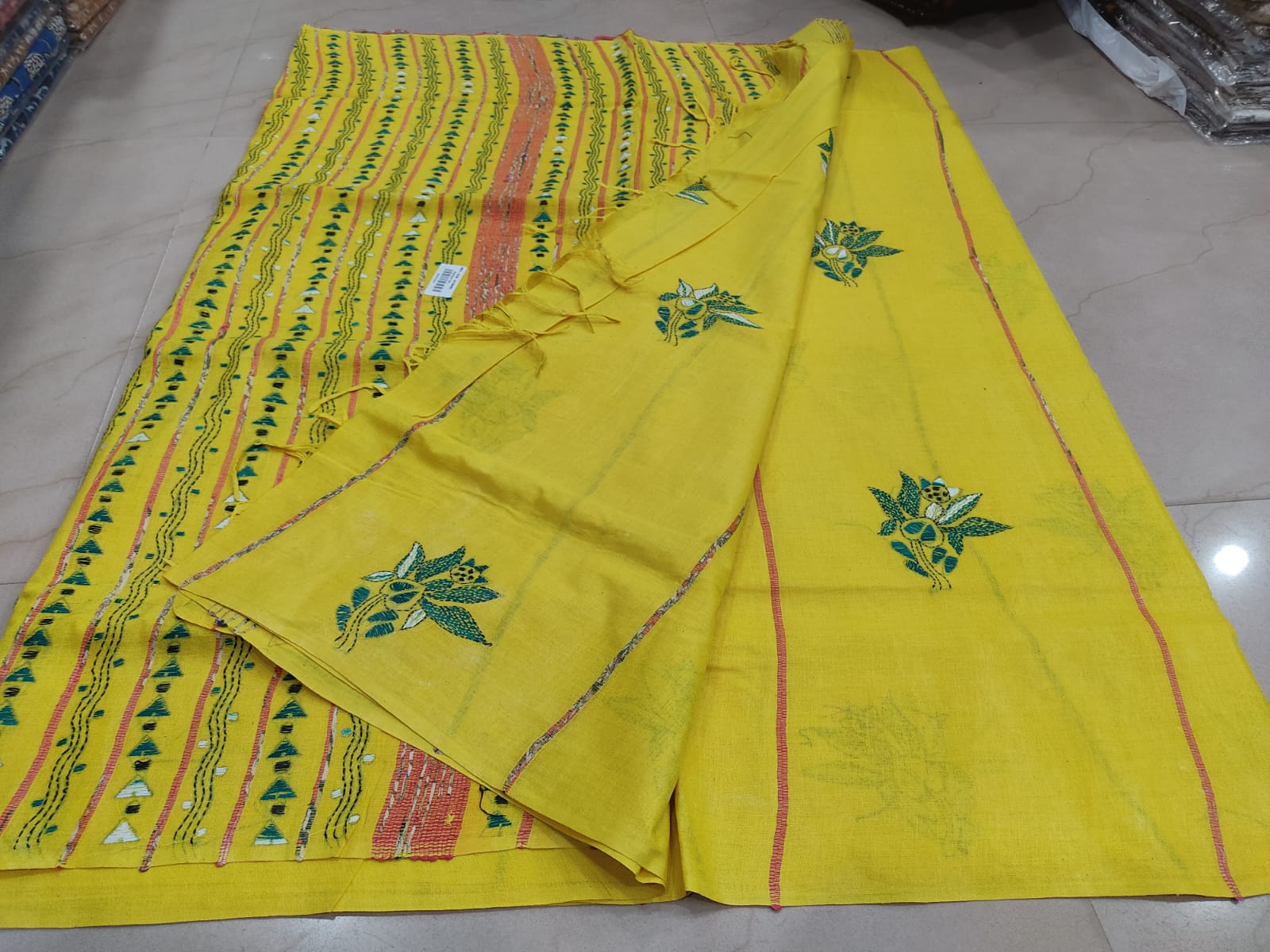 Khesh Kantha - Sunshine Floral Bunch