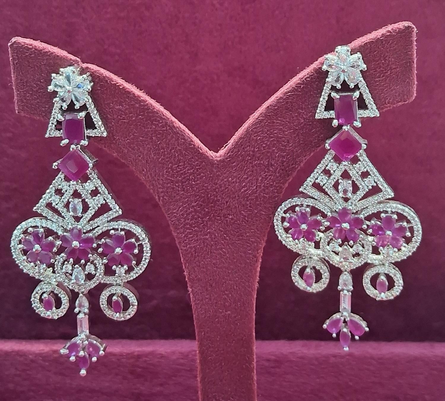 EARING AD