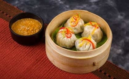 Classic Chicken Momos Steamed(6 Pcs)