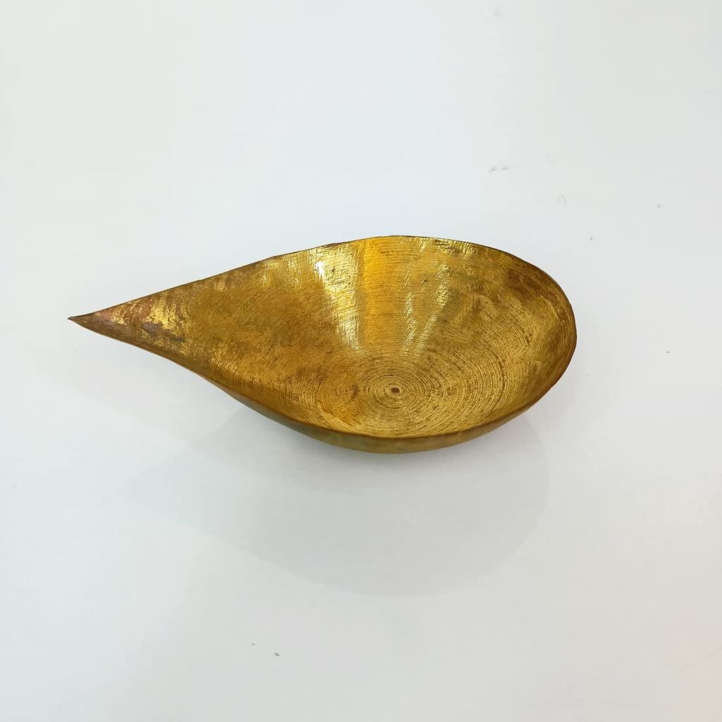 MAYAPURI 4 inches Handmade Pital Pradip, Brass Diya or Deepak for Daily Puja - Pooja Needs | Buy online on ZillyBuy