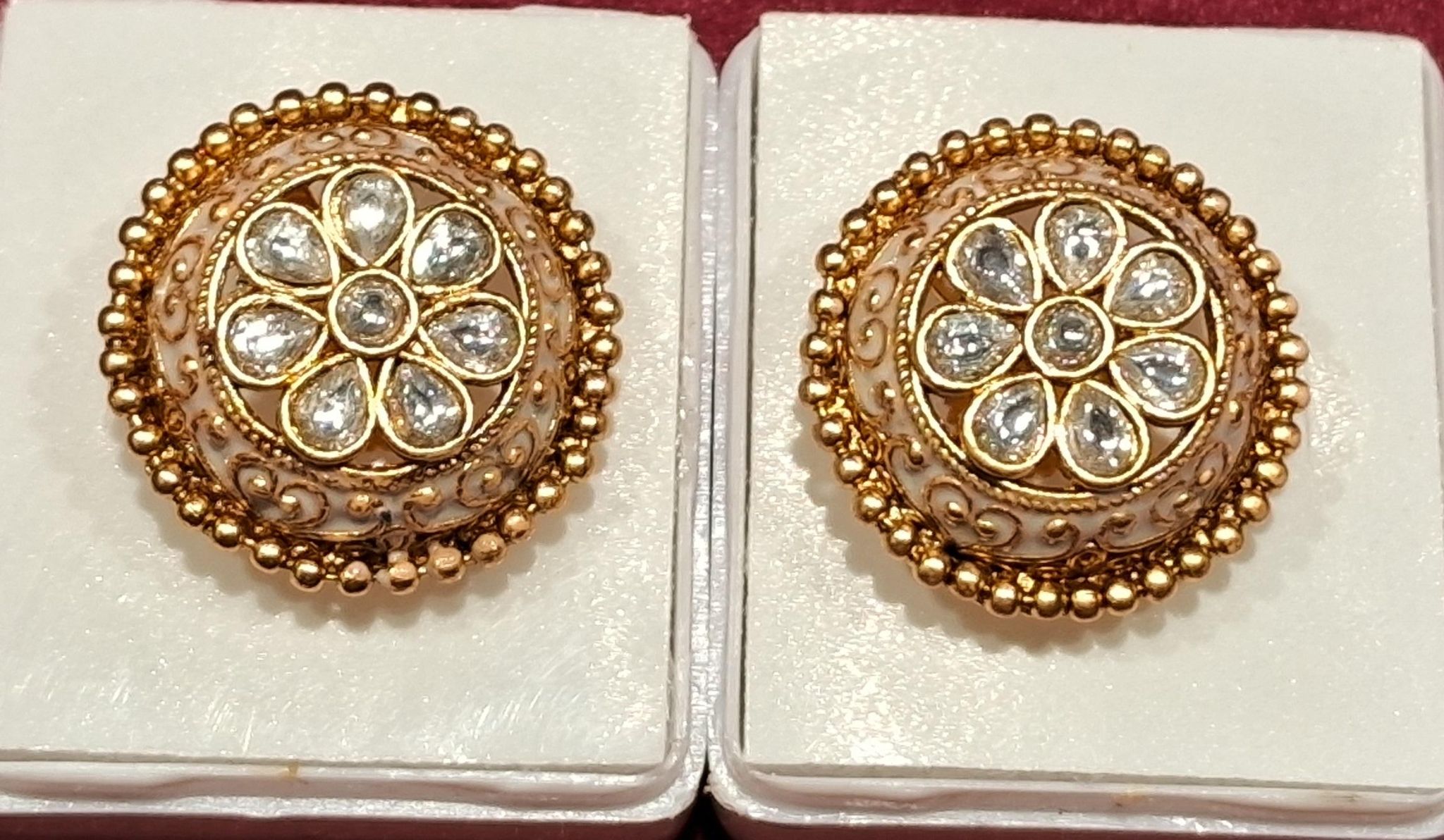 TOPS - STUDS