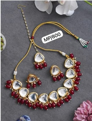 Kundan necklace with tika