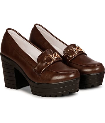 Commander Brown Women's Pumps Heels