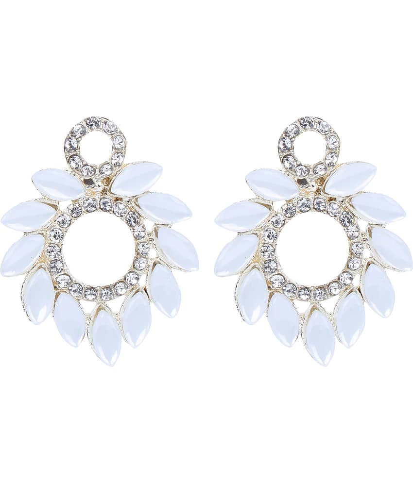 PUJVI - White Stud Earrings ( Pack of 1 )