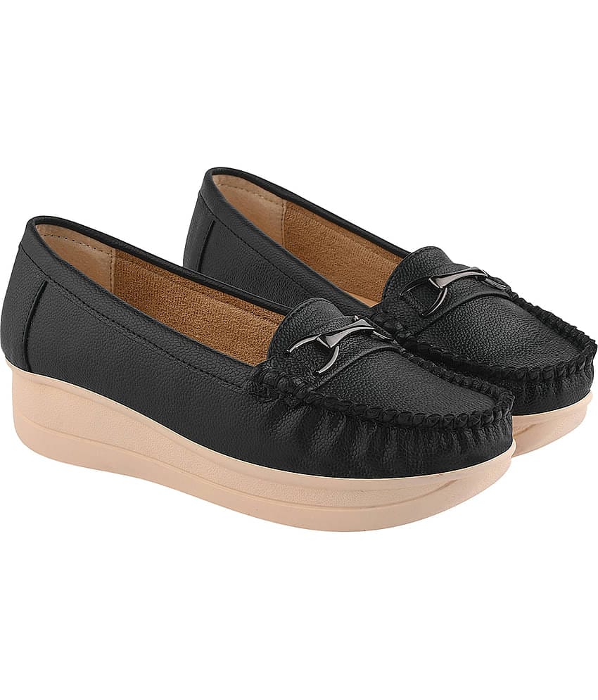 Shoetopia White Women's Loafers