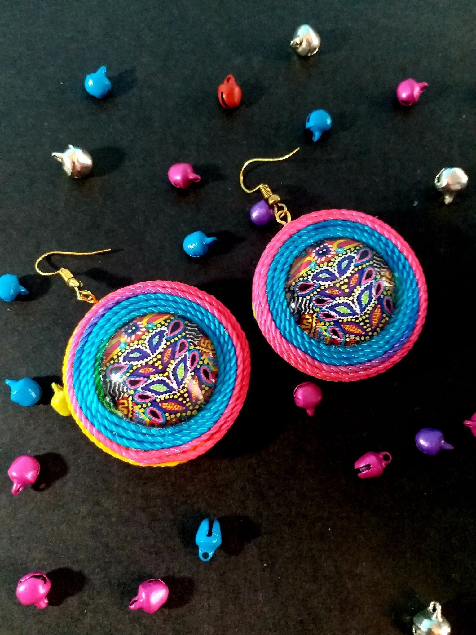 RAINBOW THREAD GLASS EARRING- CIRCLE SHAPED
