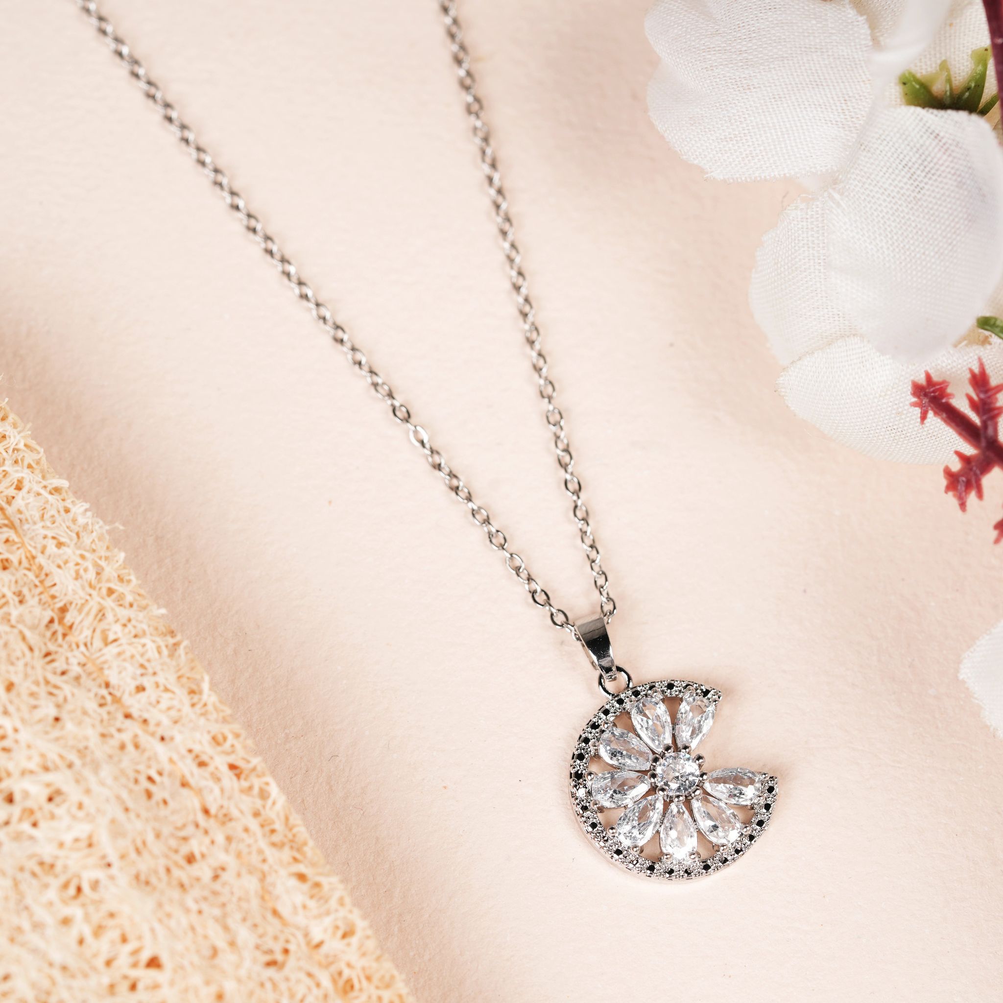 Valenza Necklace