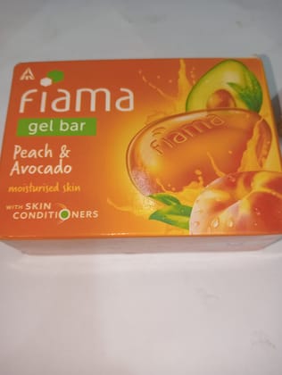 Fiama Gel bar Peach & Avocado Moisturised skin 