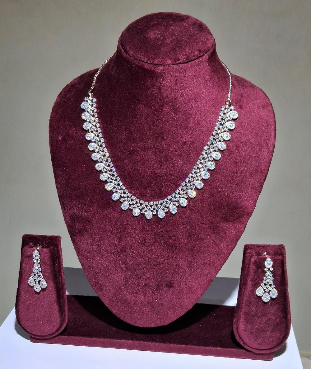 NECKLACE AD