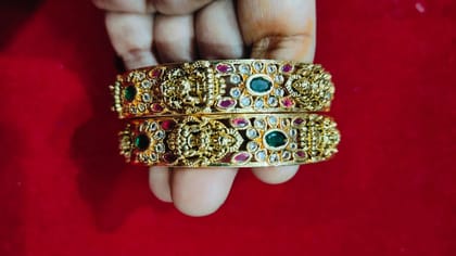 Trendy Gold Bangles Set
