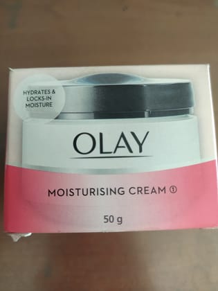 Hydrates & Locks-in Moisture olay Moisturising cream o 