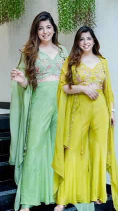 Mohe Embroidered Cape Style Outfit-Pastel Green / M-L
