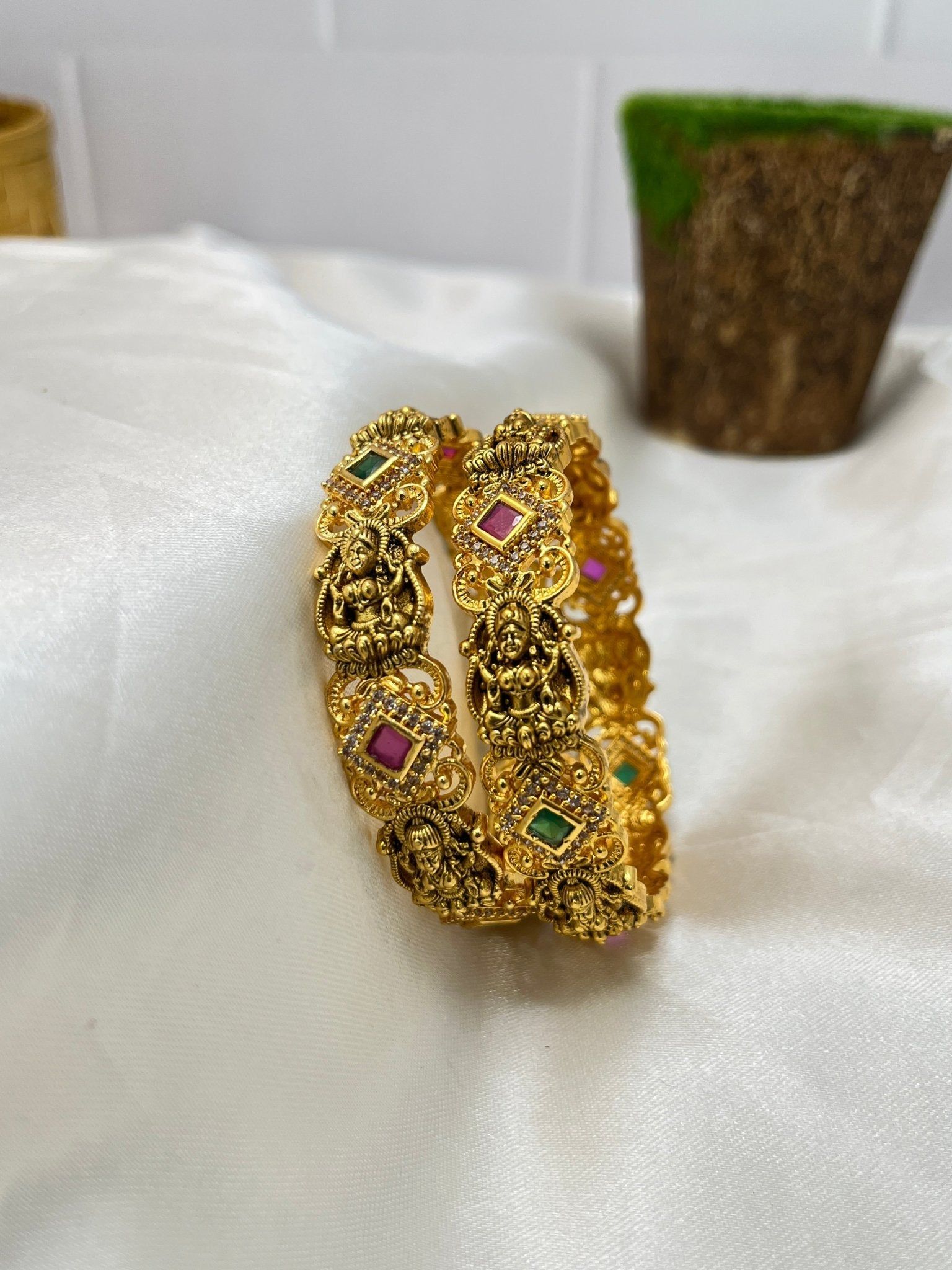Antique Kada Bangle 1268-2.8