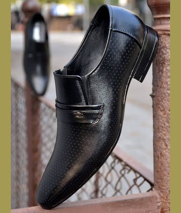 Aadi Black Men's Mocassin Formal Shoes