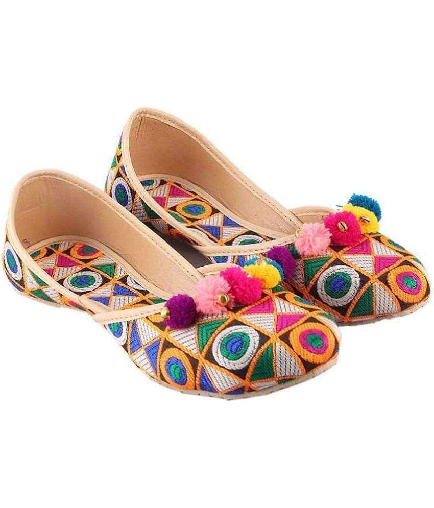 Raj White Ethnic Footwear