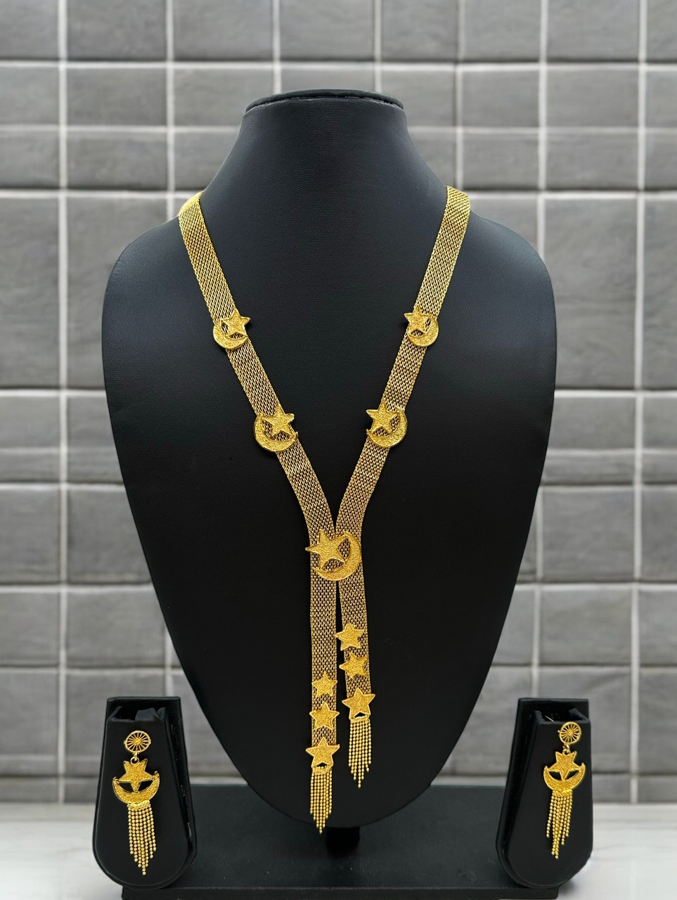 Chataai Set - Aurum Duo Collection By Amit Chauhan And Sons