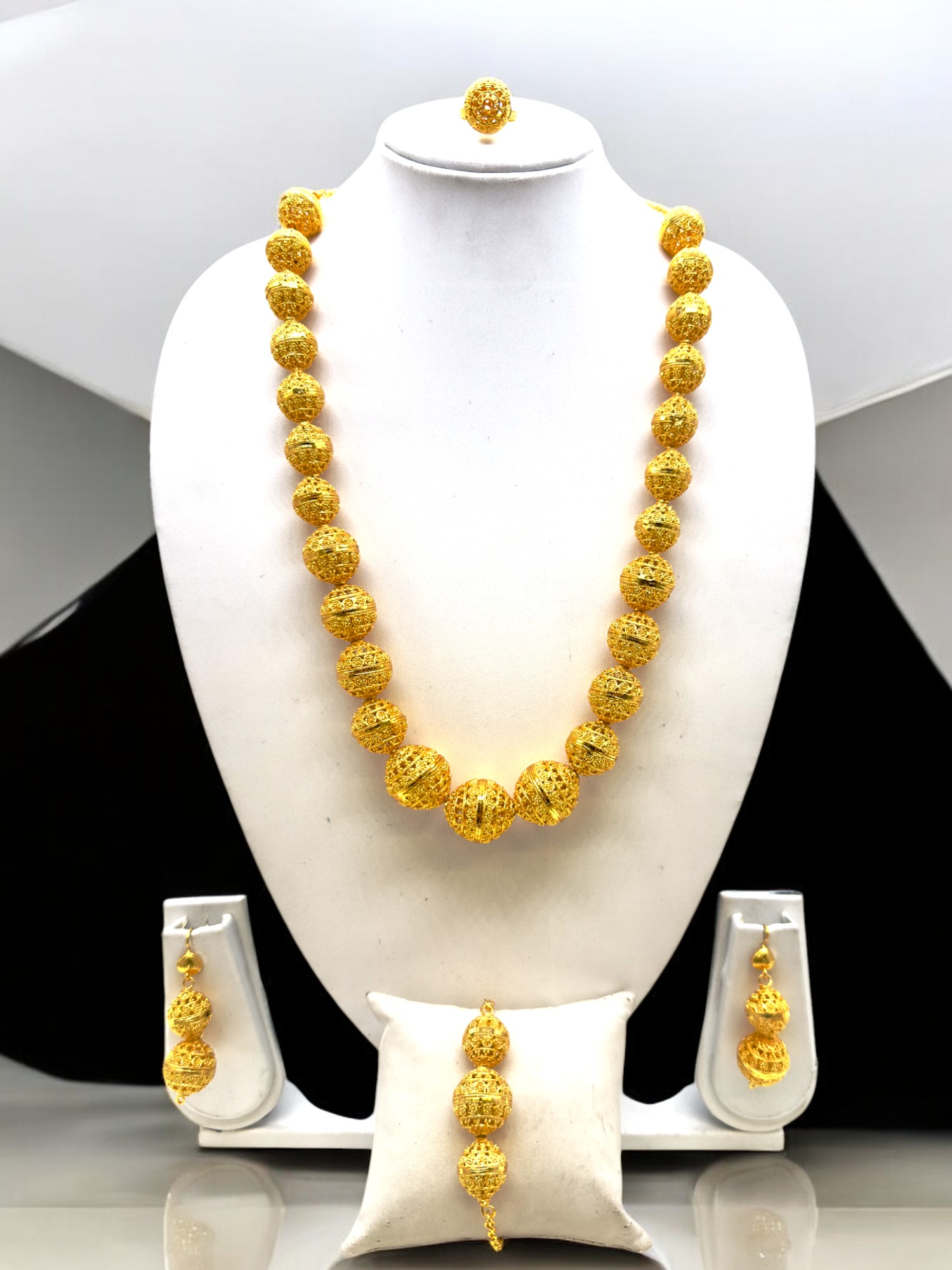 Muraya Set - A Collection By Amit Chauhan And Sons