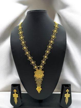 Gold Luxe Necklace Set - Amit Chauhan And Sons