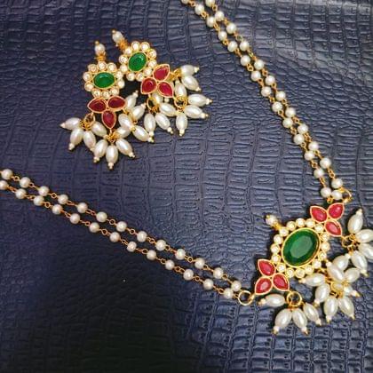 Pearl and Gold Necklace Set with Green Stones Pearl and Gold Necklace Set with Green Stones